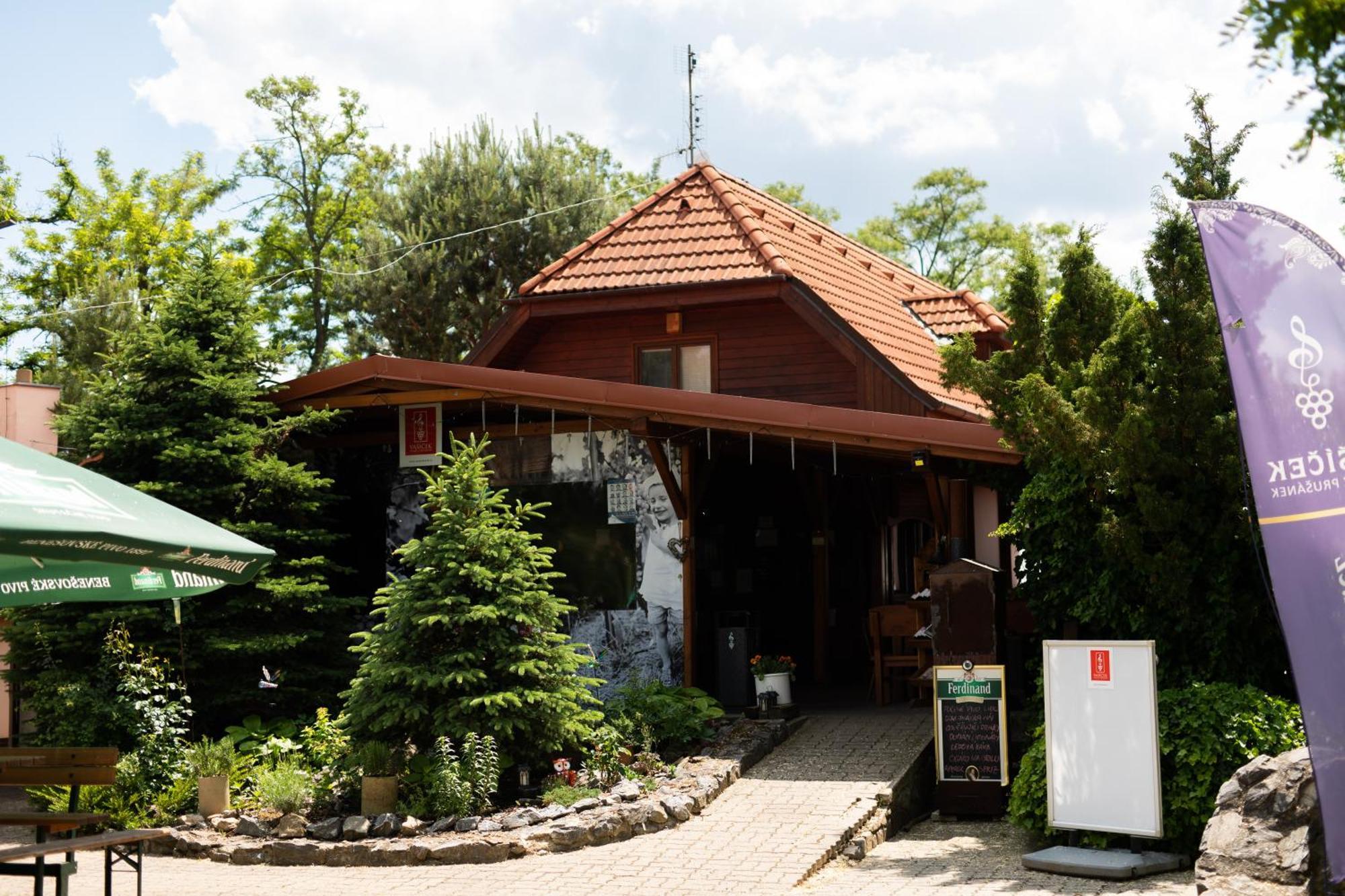 内霍卡酒店 Prušánky 外观 照片