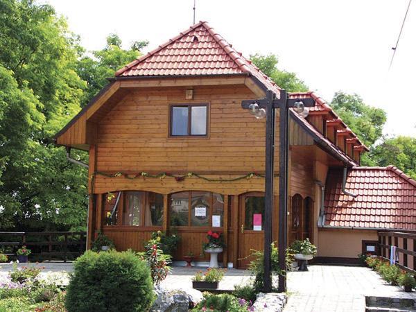 内霍卡酒店 Prušánky 外观 照片